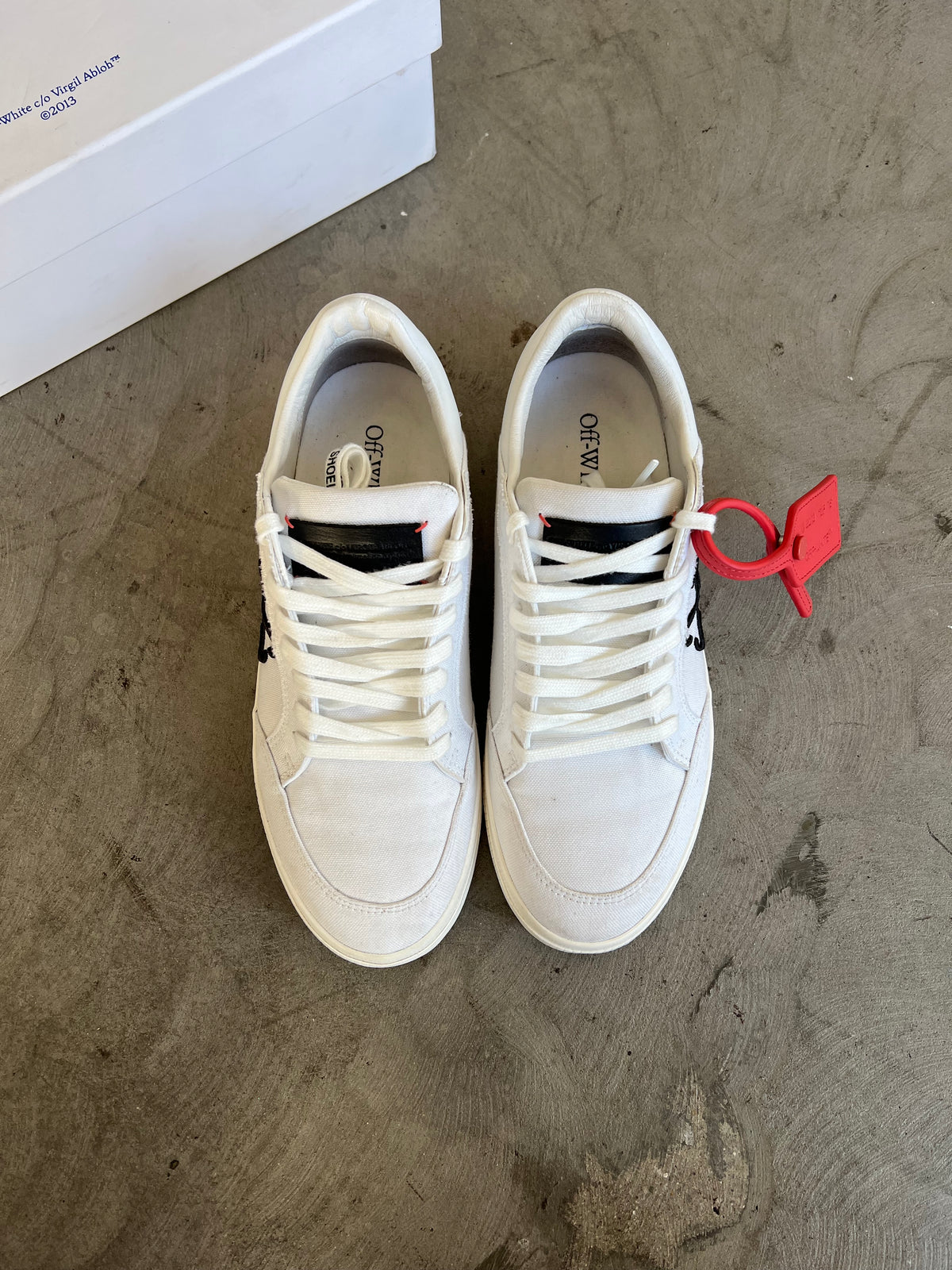 Off-White Vulcanized Sneaker White Sz. 7