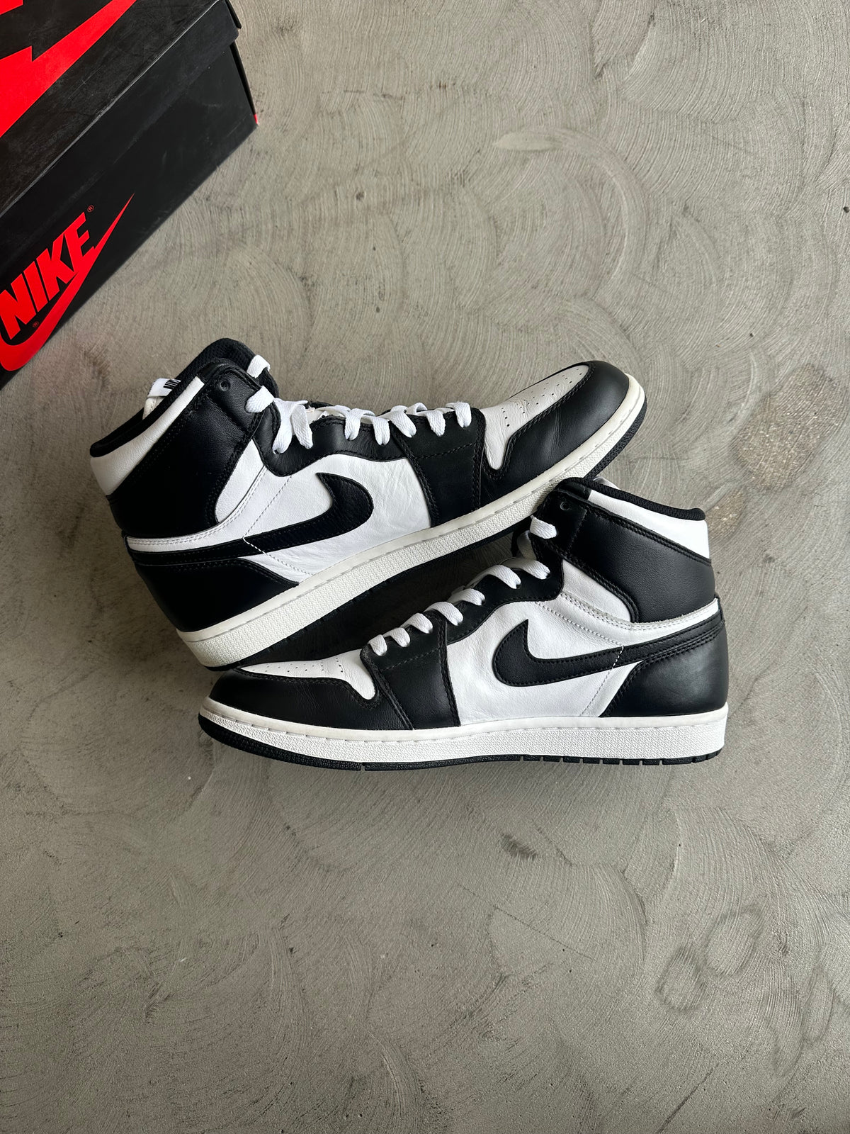 Jordan 1 Black/White Sz. 11.5