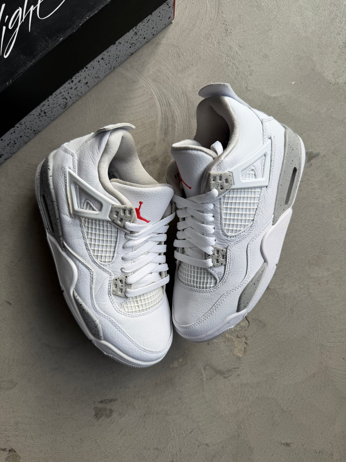 Jordan 4 White Oreo Sz. 6.5y