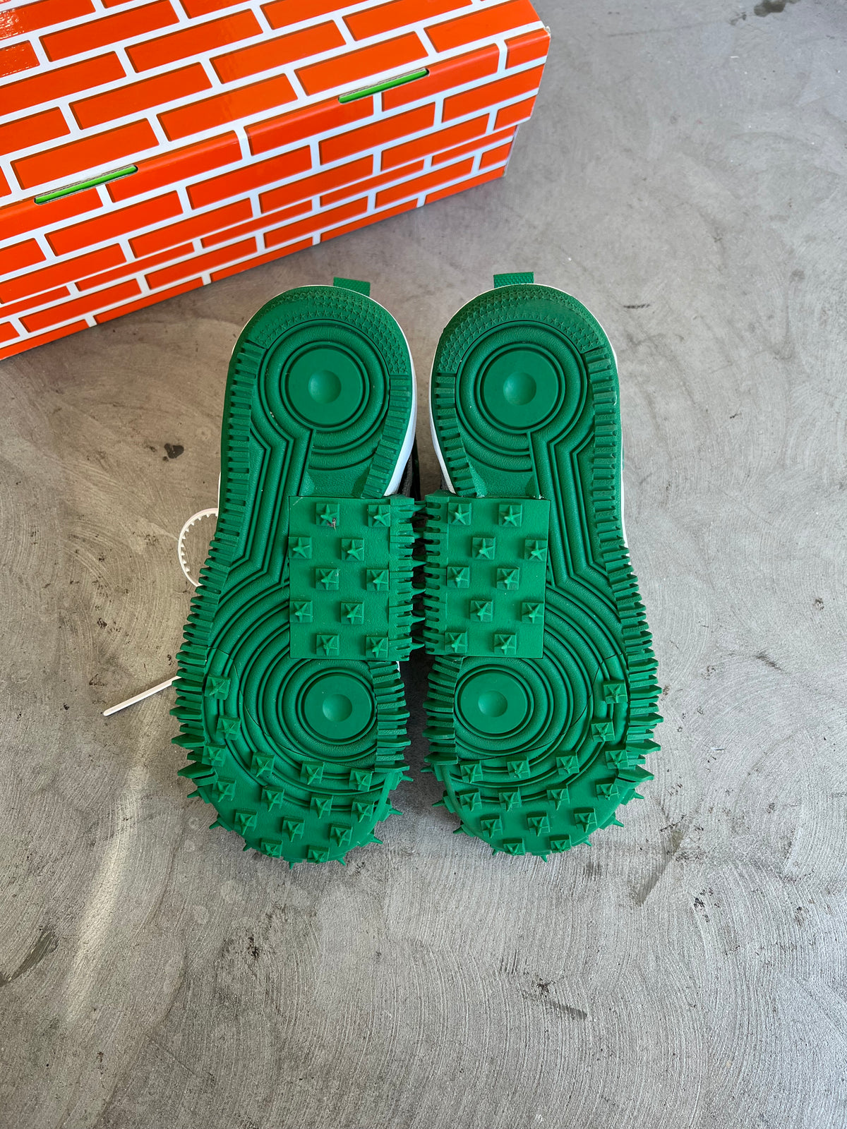 Off-White x Air Force 1 Mid Pine Green Sz. 8.5