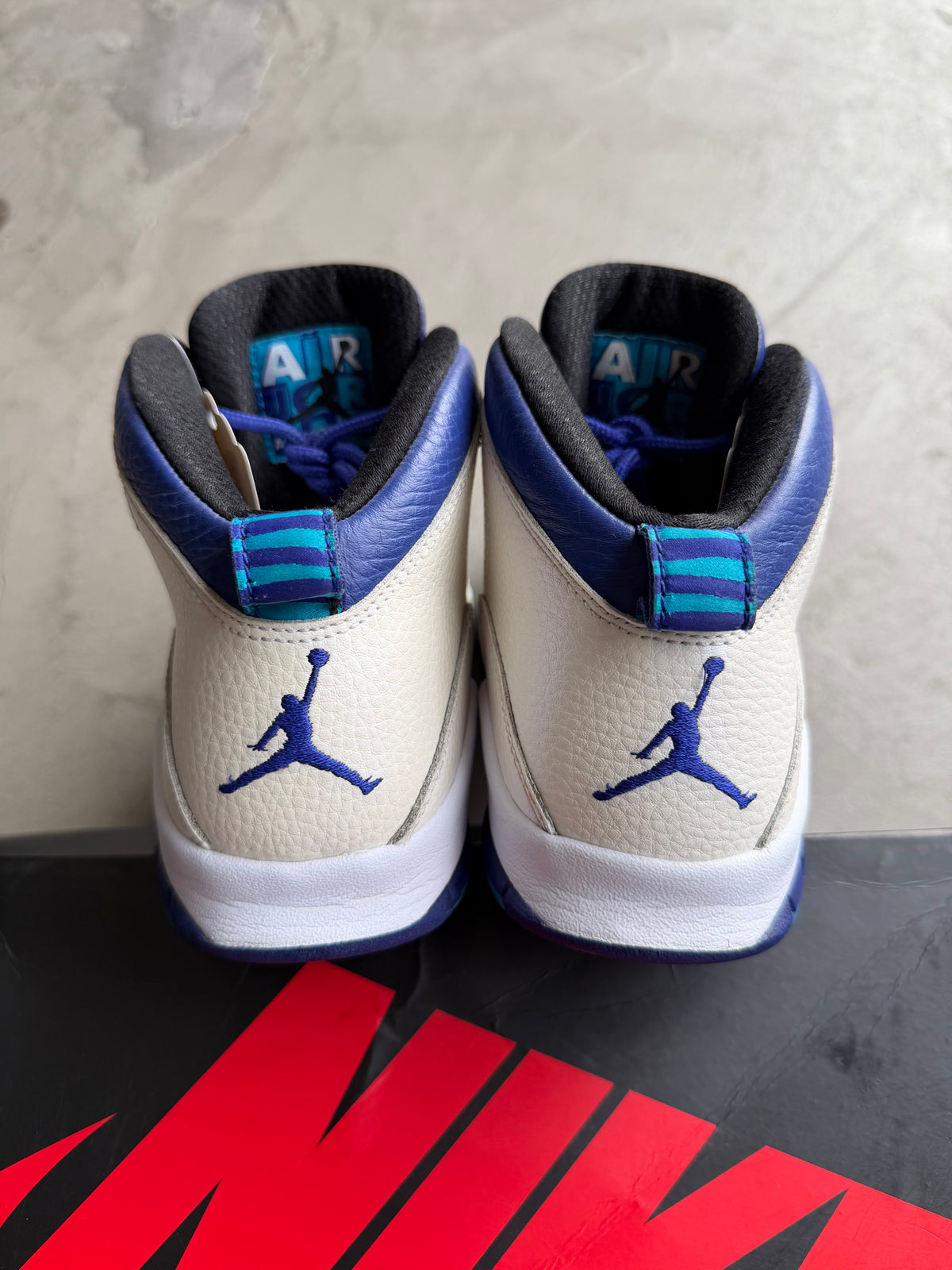 Jordan 10 Charlotte Sz. 6Y