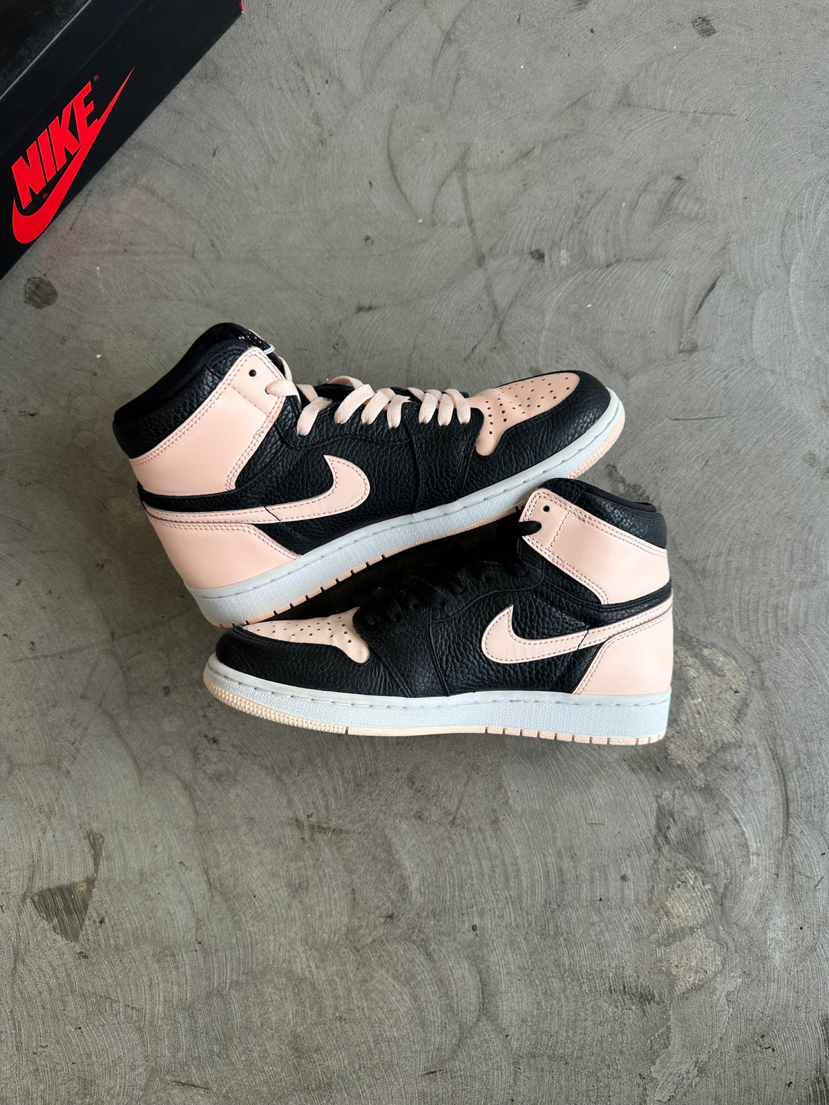 Jordan 1 Crimson Tint Sz. 8.5