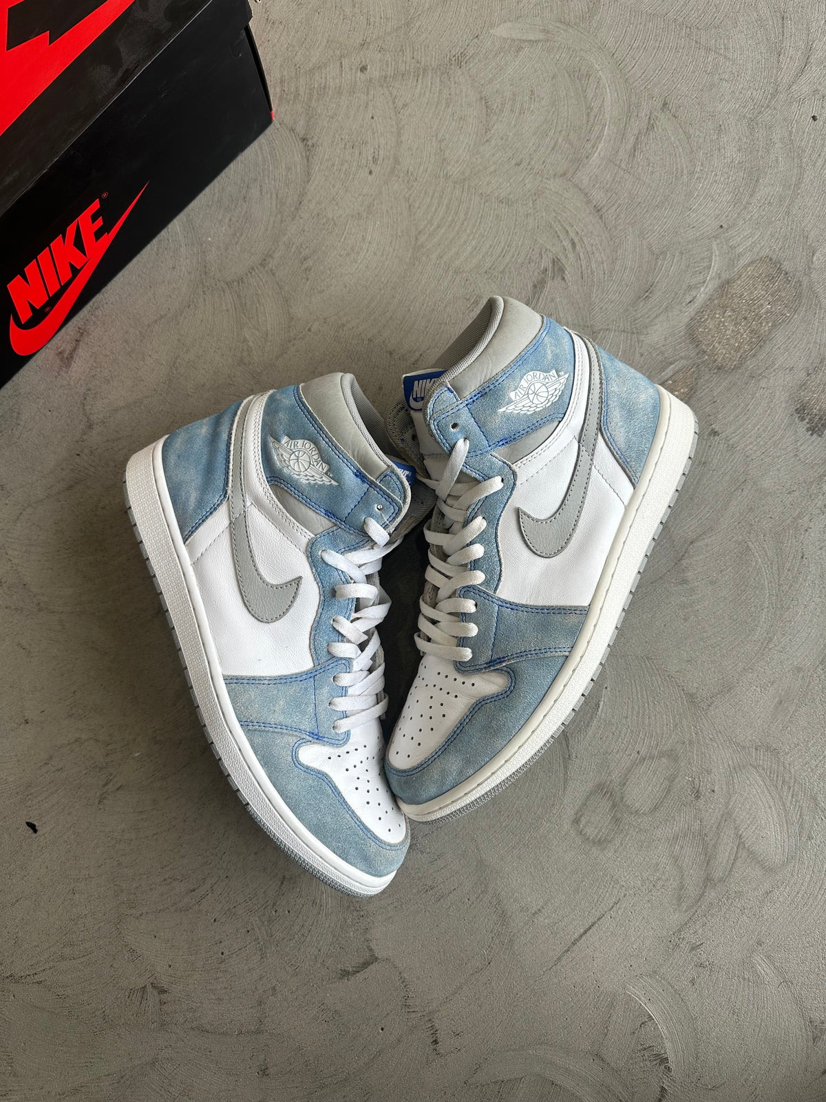 Jordan 1 Hyper Royal Sz. 13