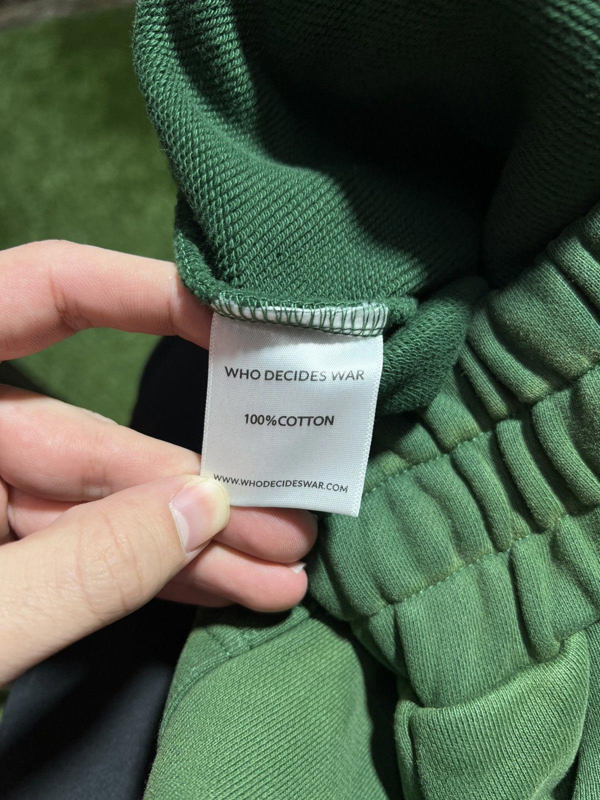 Who Decides War Faded Sweatpants Green Sz. M