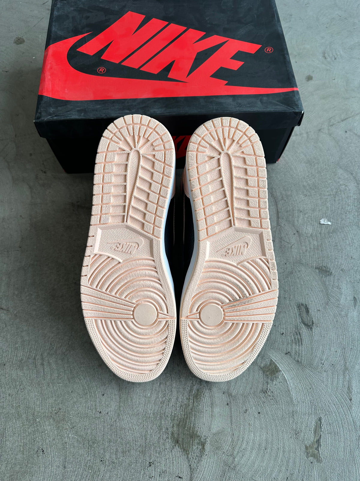 Jordan 1 Crimson Tint Sz. 13