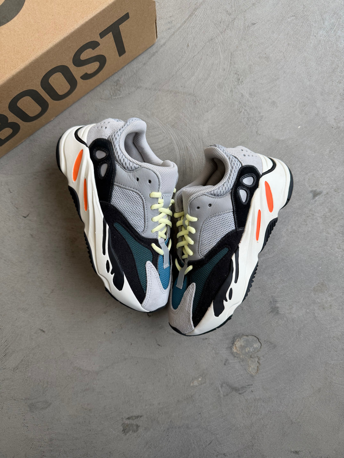 Yeezy Boost 700 Waverunner Sz. 4