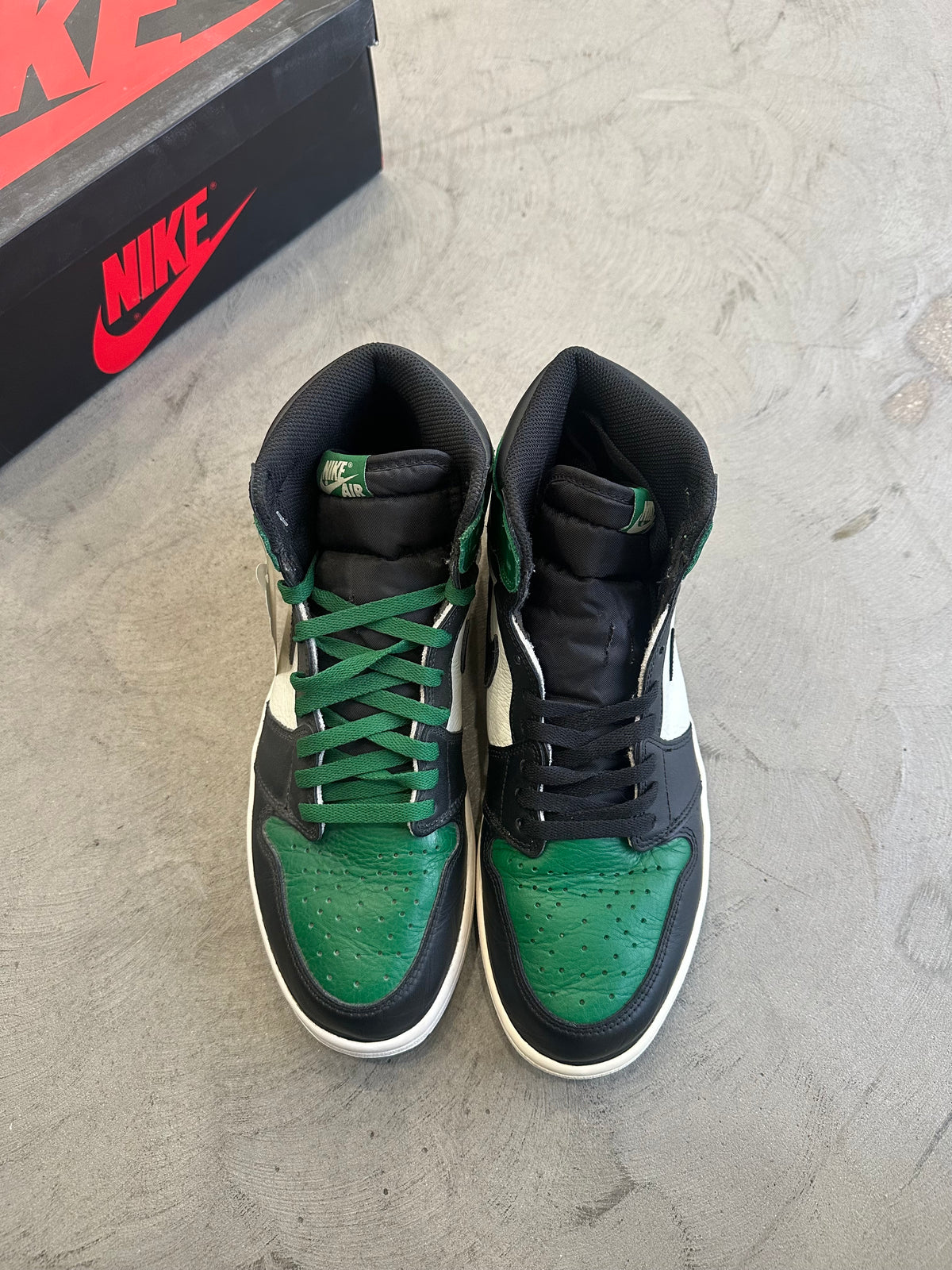 Jordan 1 Pine Green Sz. 11