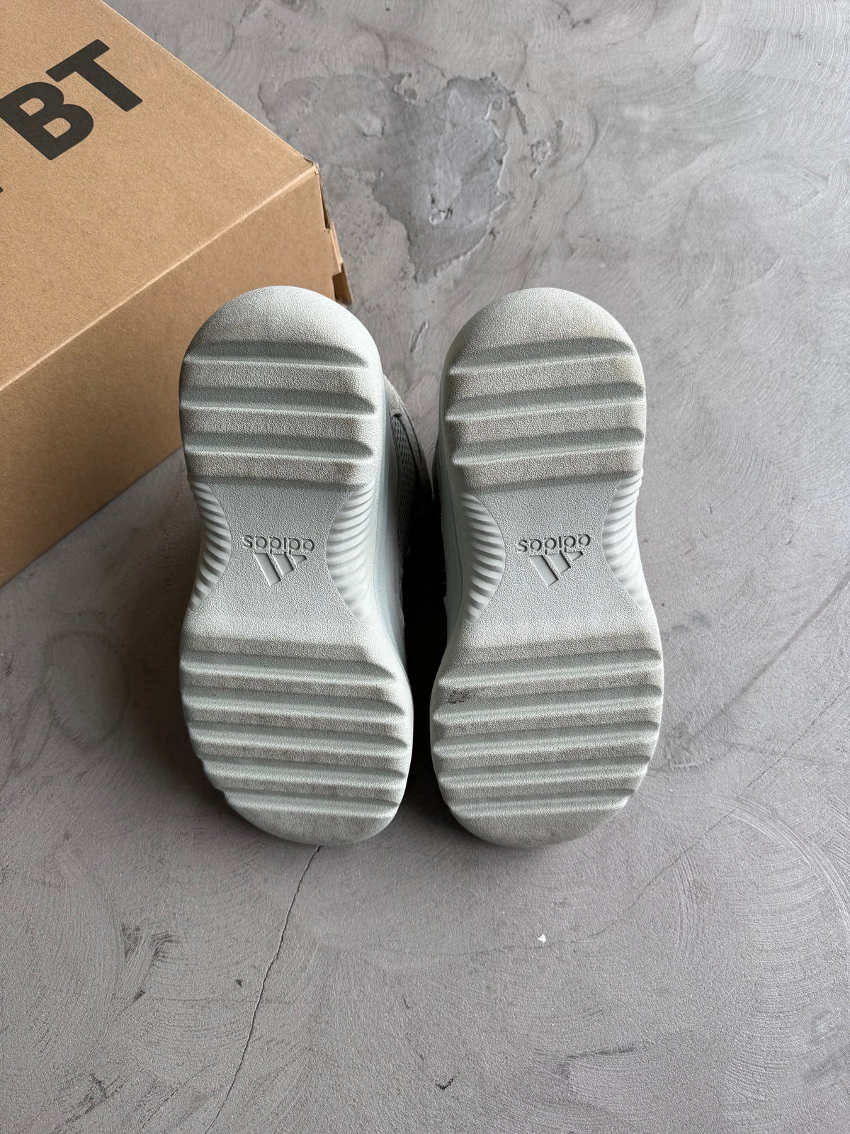 Yeezy Desert Boot Salt Sz. 8