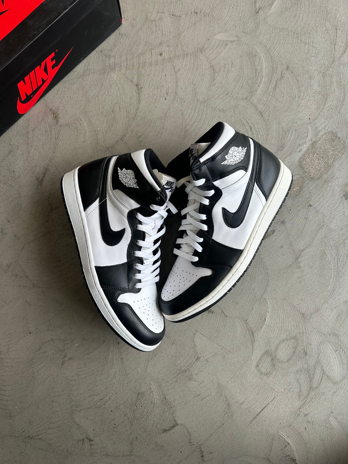 Jordan 1 Black/White Sz. 11.5