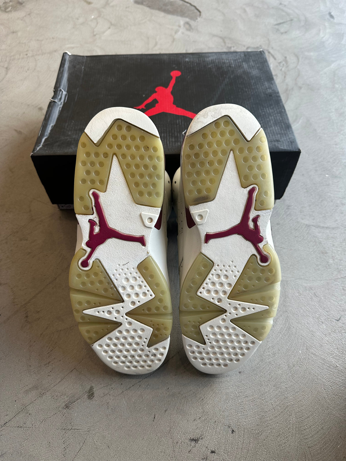 Jordan 6 Maroon Sz. 11