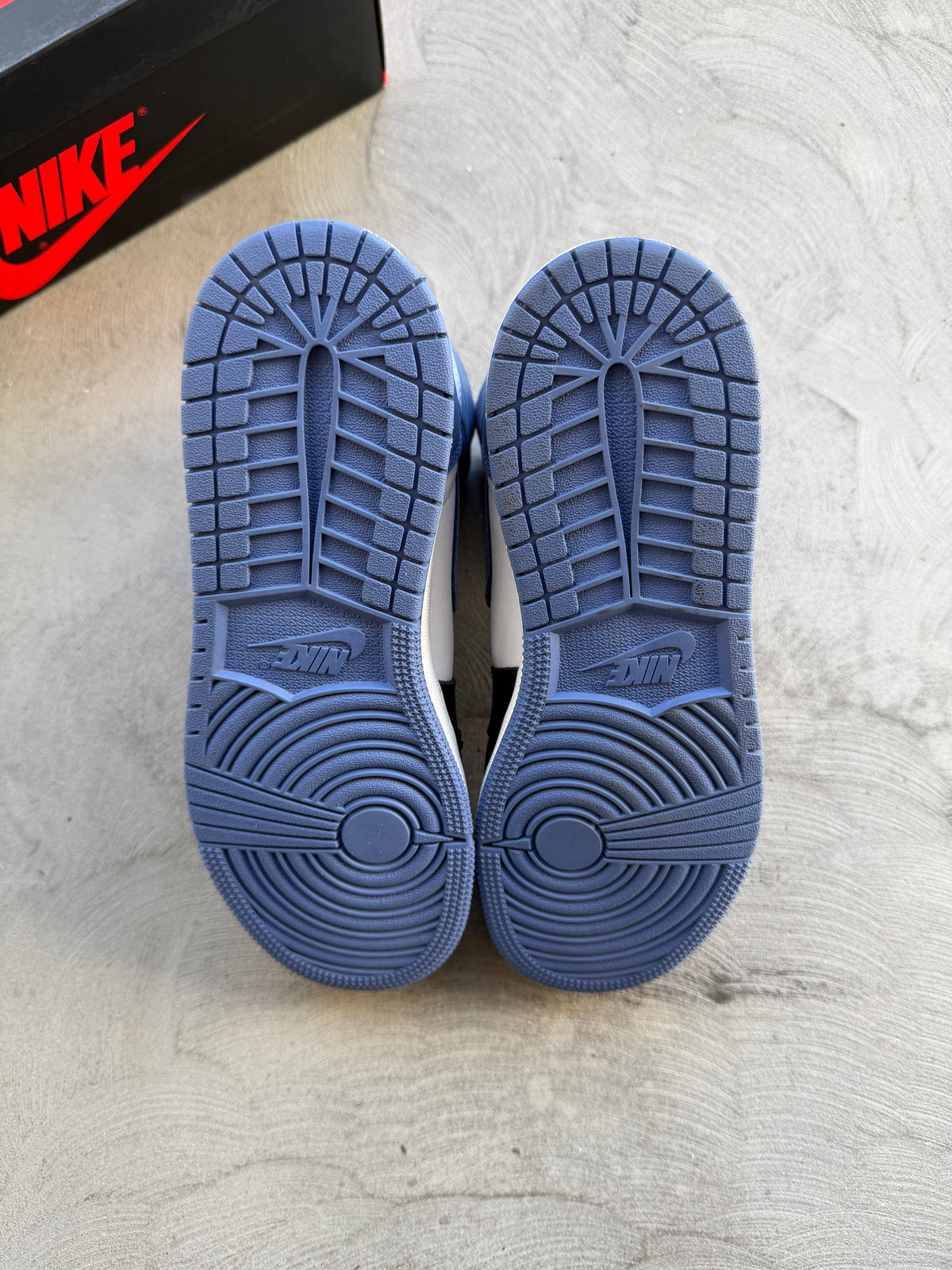 Jordan 1 Blue Moon Sz. 7
