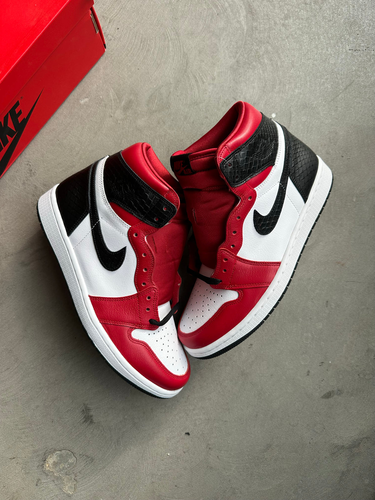 Jordan 1 Satin Snakeskin Sz. 10W