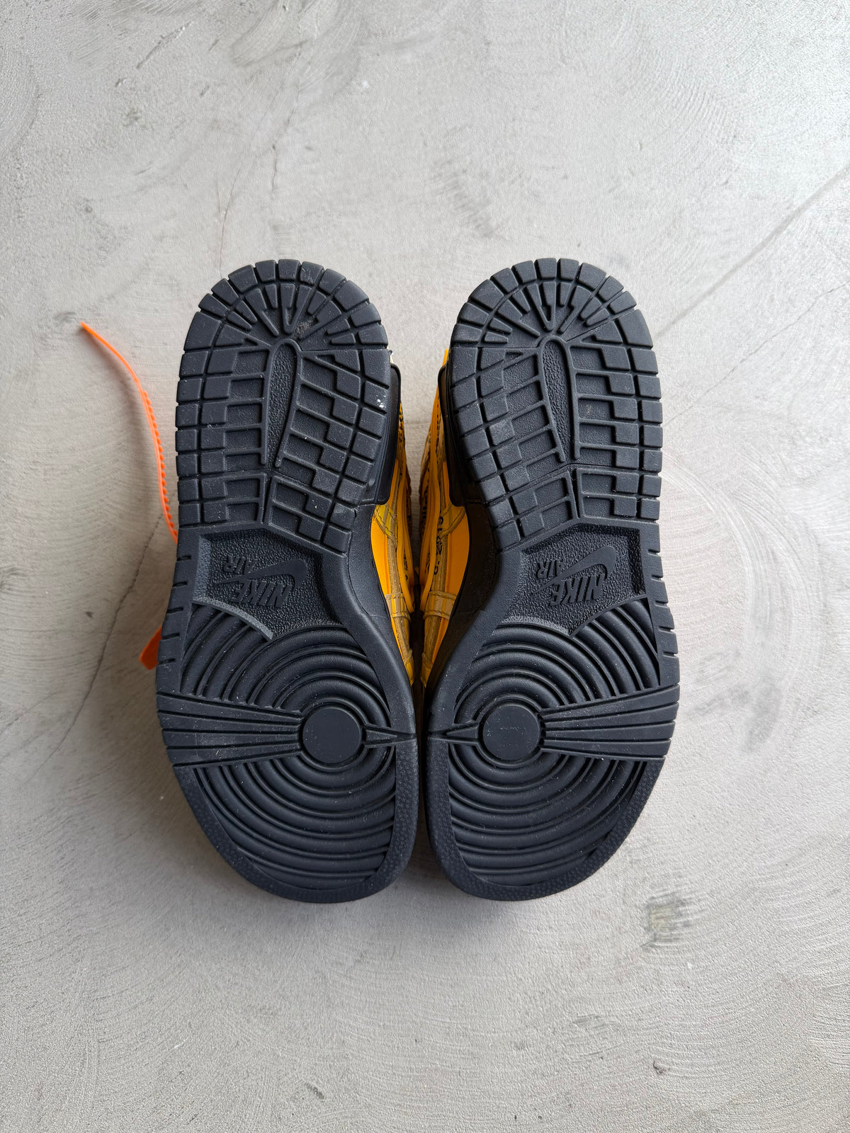 Nike x Off-White University Gold Dunk Sz. 5.5