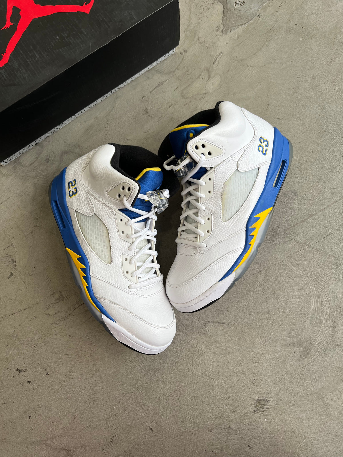 Jordan 5 Laney Sz. 11.5