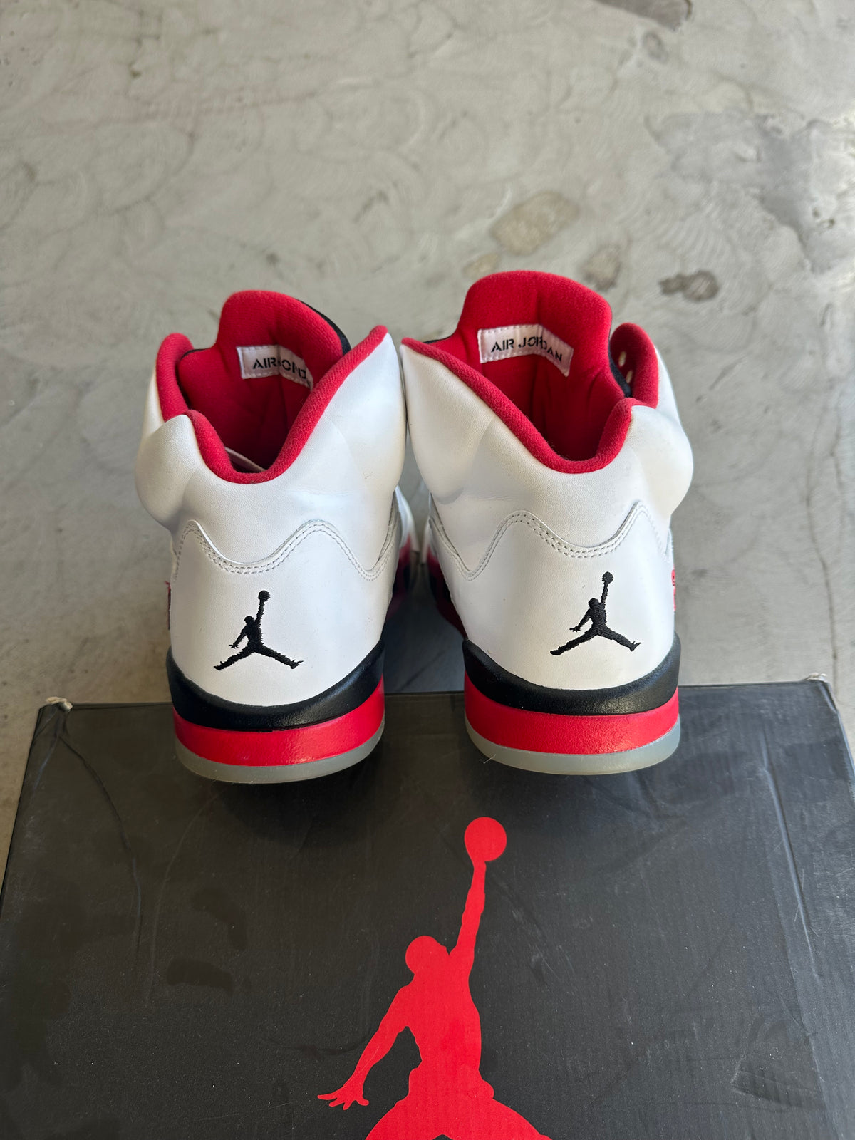 Jordan 5 Fire Red Sz. 11.5