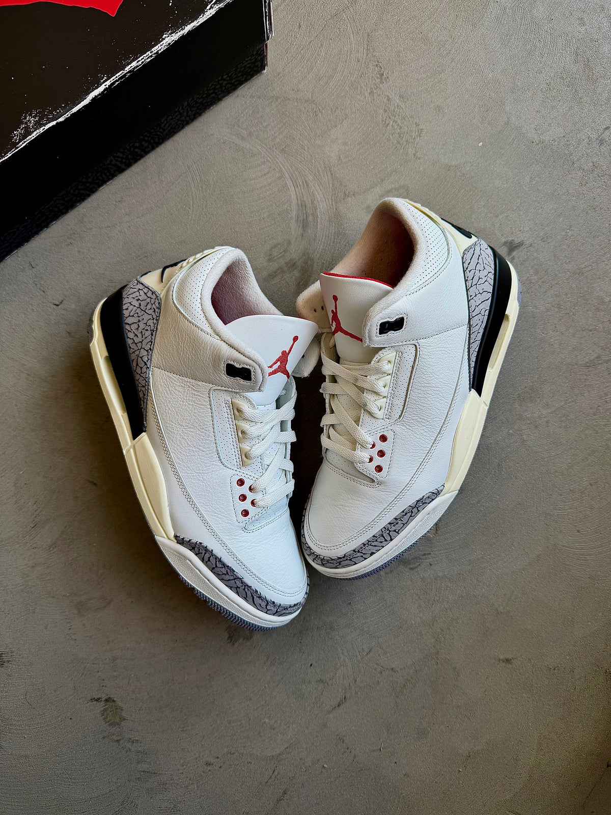 Jordan 3 White Cement Sz. 10