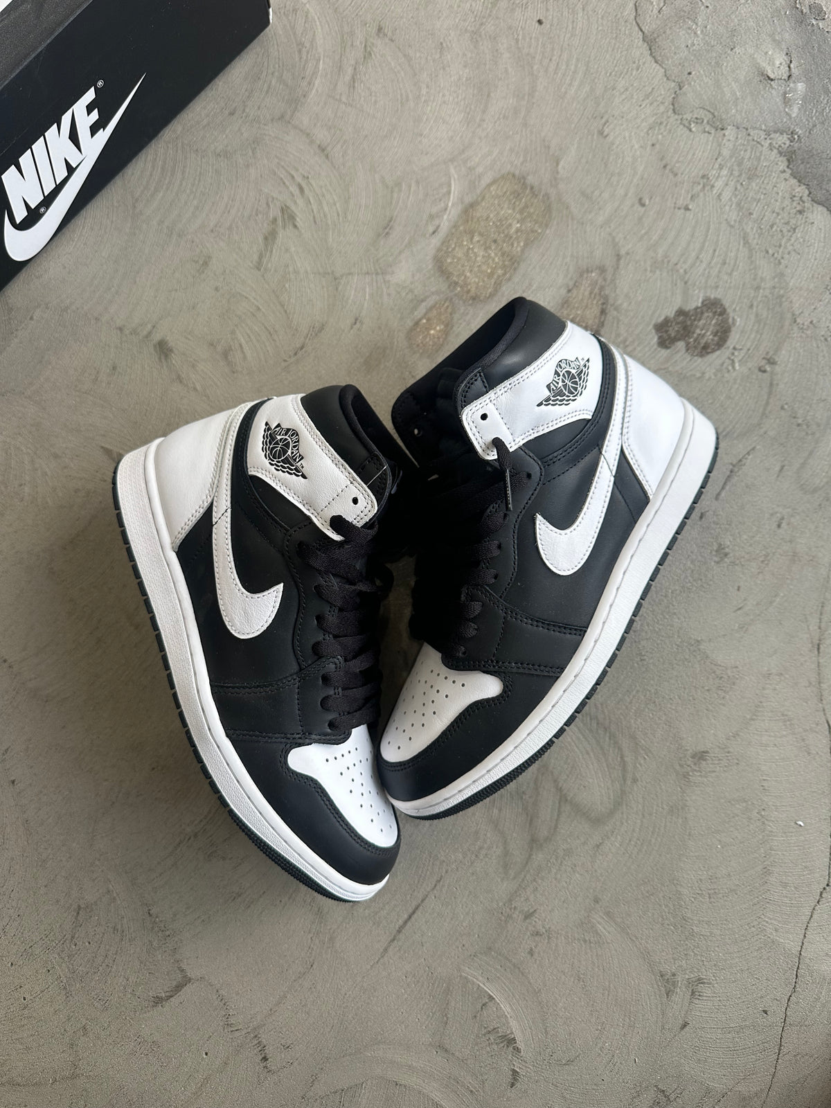 Jordan 1 Black/White Sz. 10