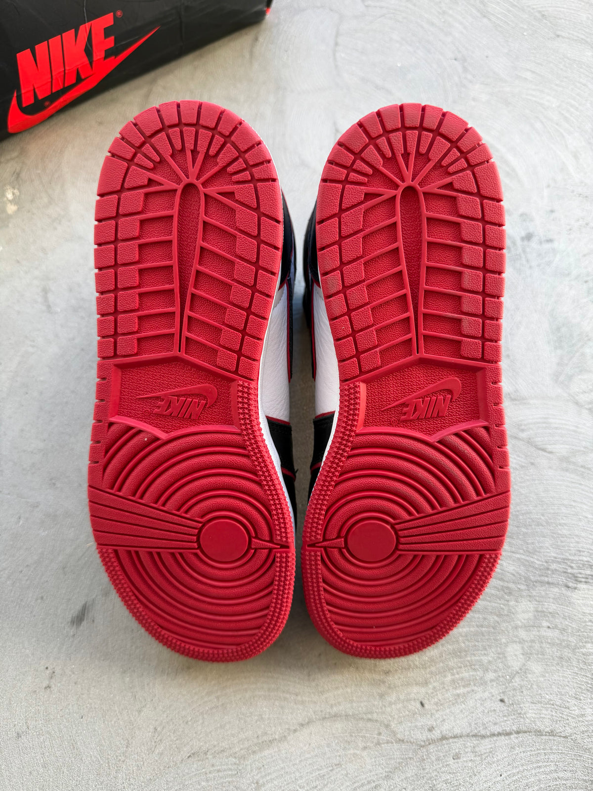 Jordan 1 Bloodline Sz. 8Y