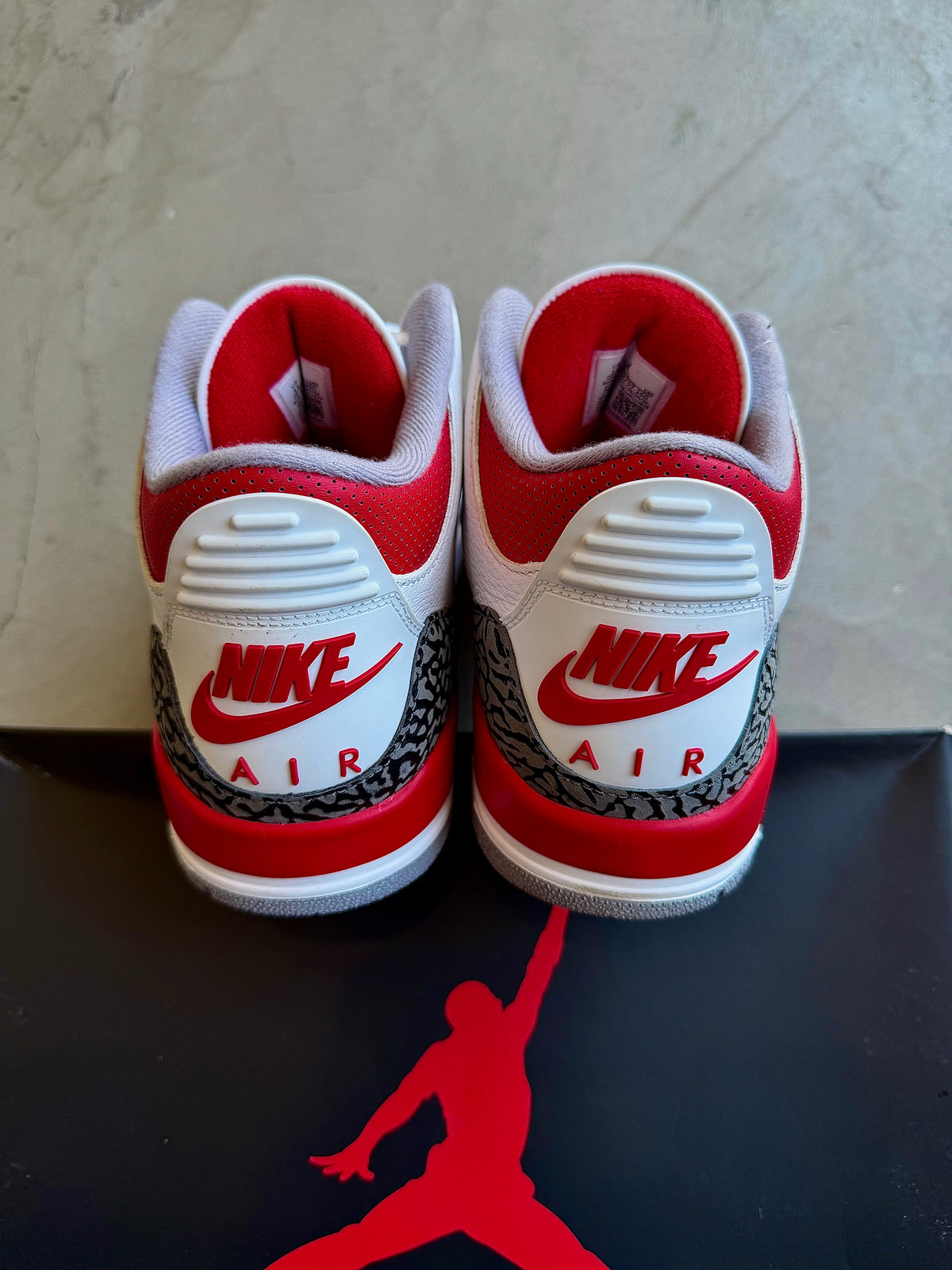 Jordan 3 Fire Red Sz. 11