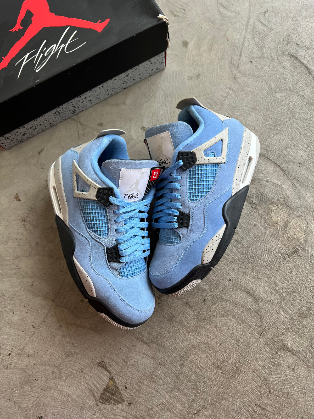 Jordan 4 University Blue Sz. 11