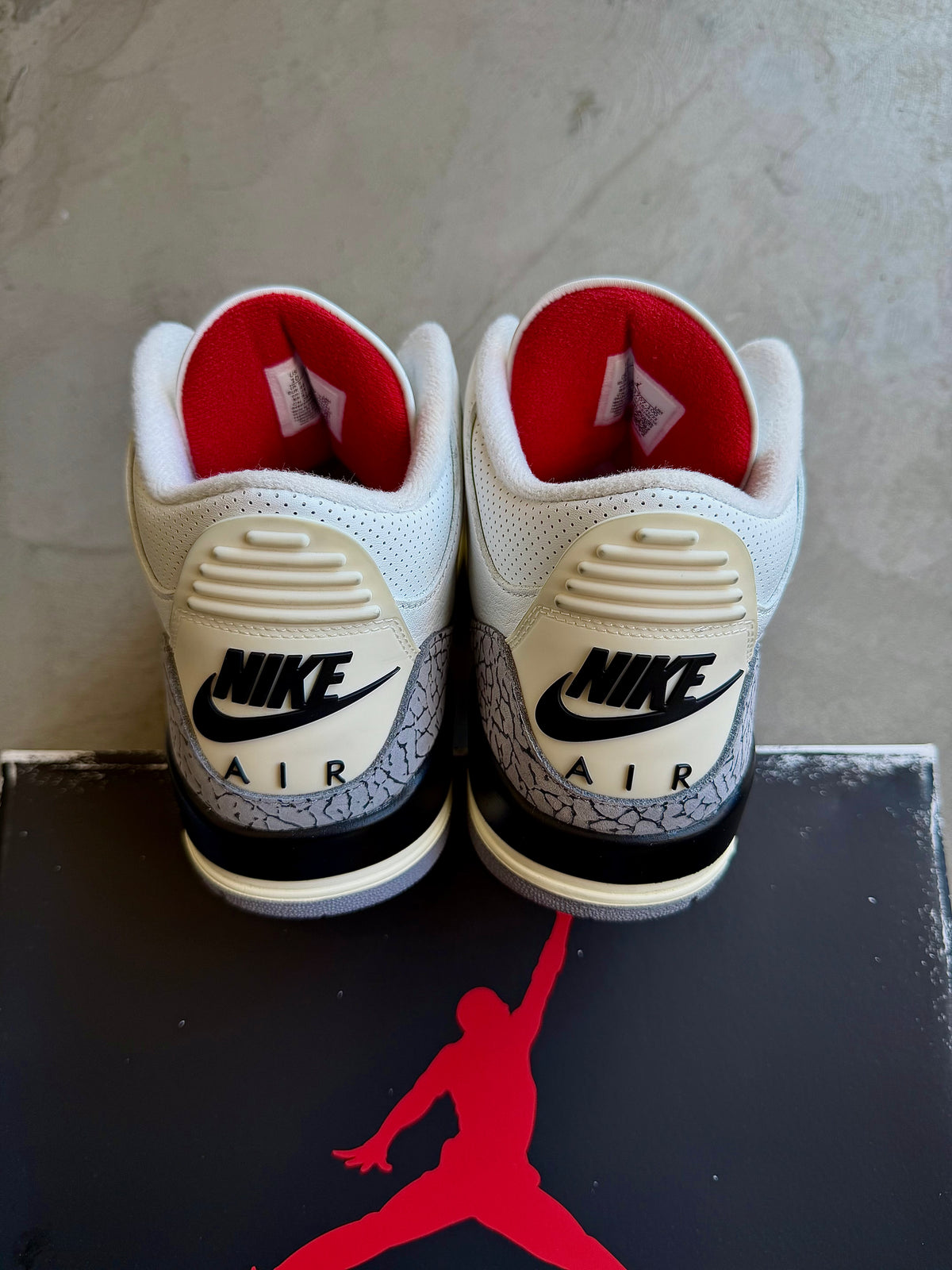 Jordan 3 White Cement Sz. 10