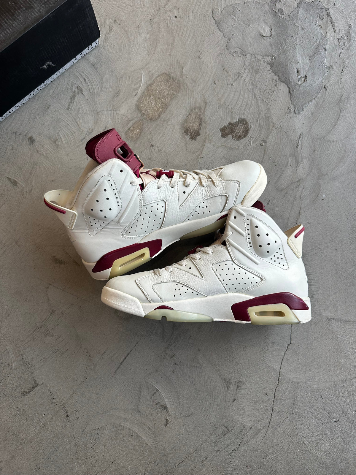 Jordan 6 Maroon Sz. 11