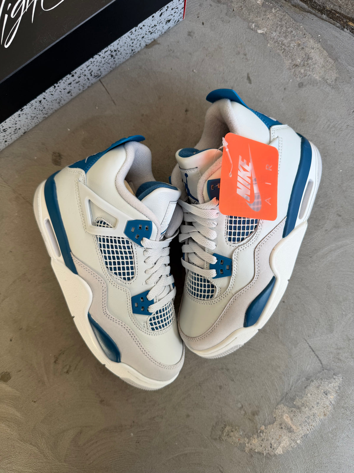 Jordan 4 Military Blue Sz. 5Y