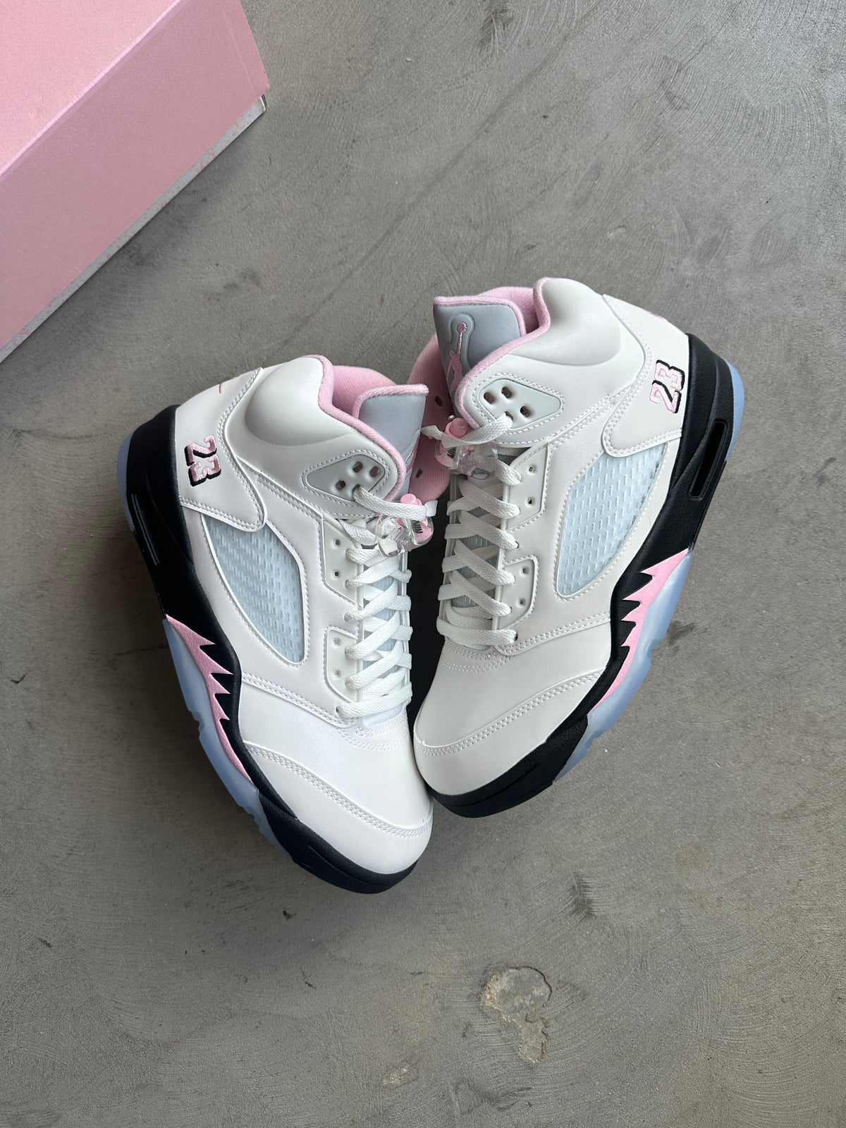 Jordan 5 Soft Pink Sz. 9.5