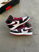 Jordan 1 Bloodline Sz. 8Y