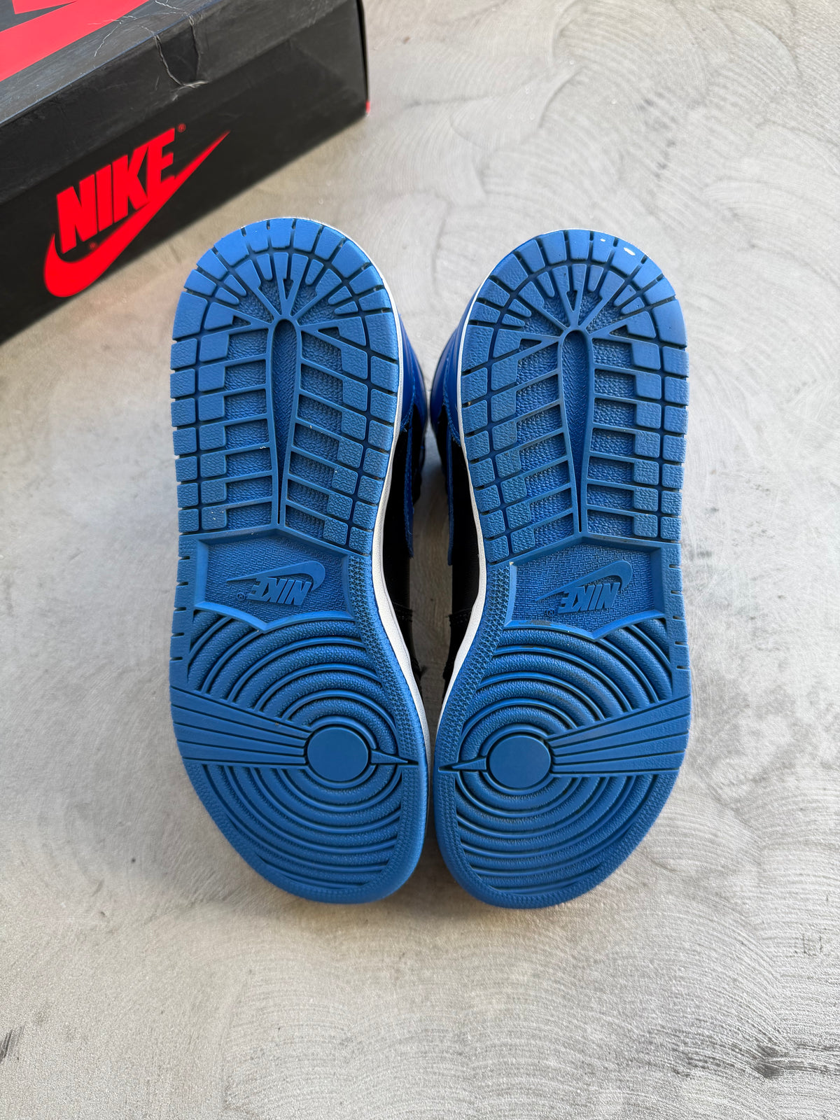 Jordan 1 Royal Sz. 5.5y