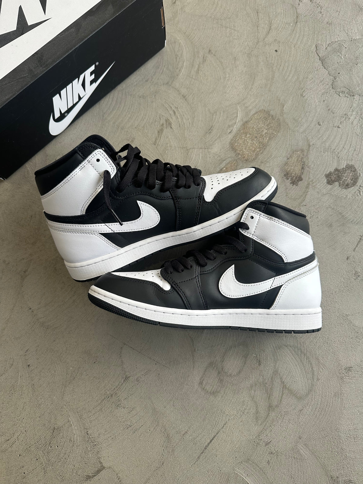 Jordan 1 Black/White Sz. 10