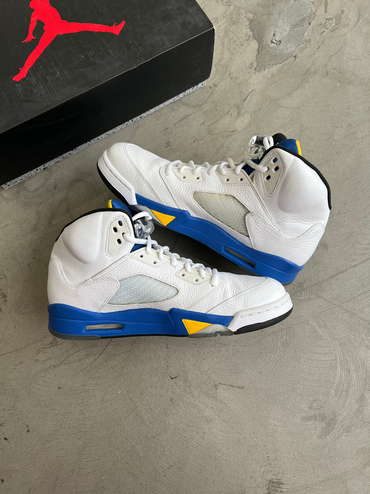 Jordan 5 Laney Sz. 11.5