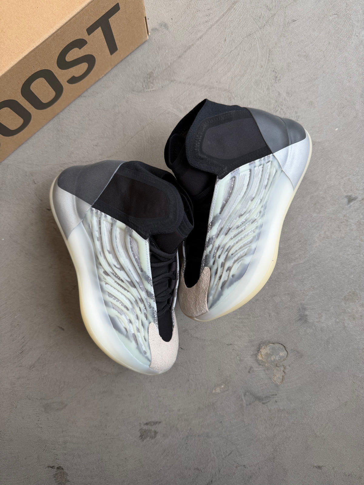 Yeezy BSKTBL QNTM Sz. 5