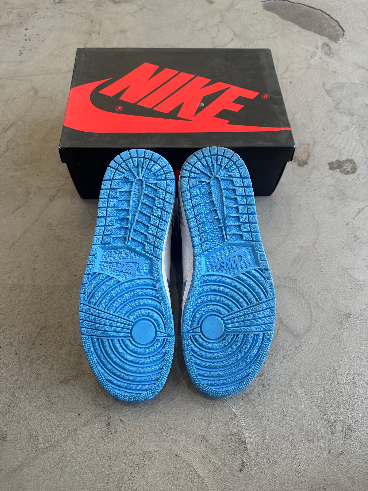 Jordan 1 UNC Sz. 9.5