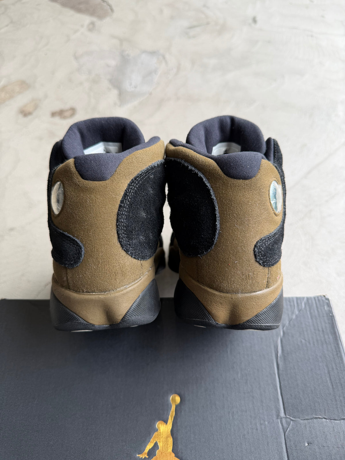 Jordan 13 Olive Sz. 7Y