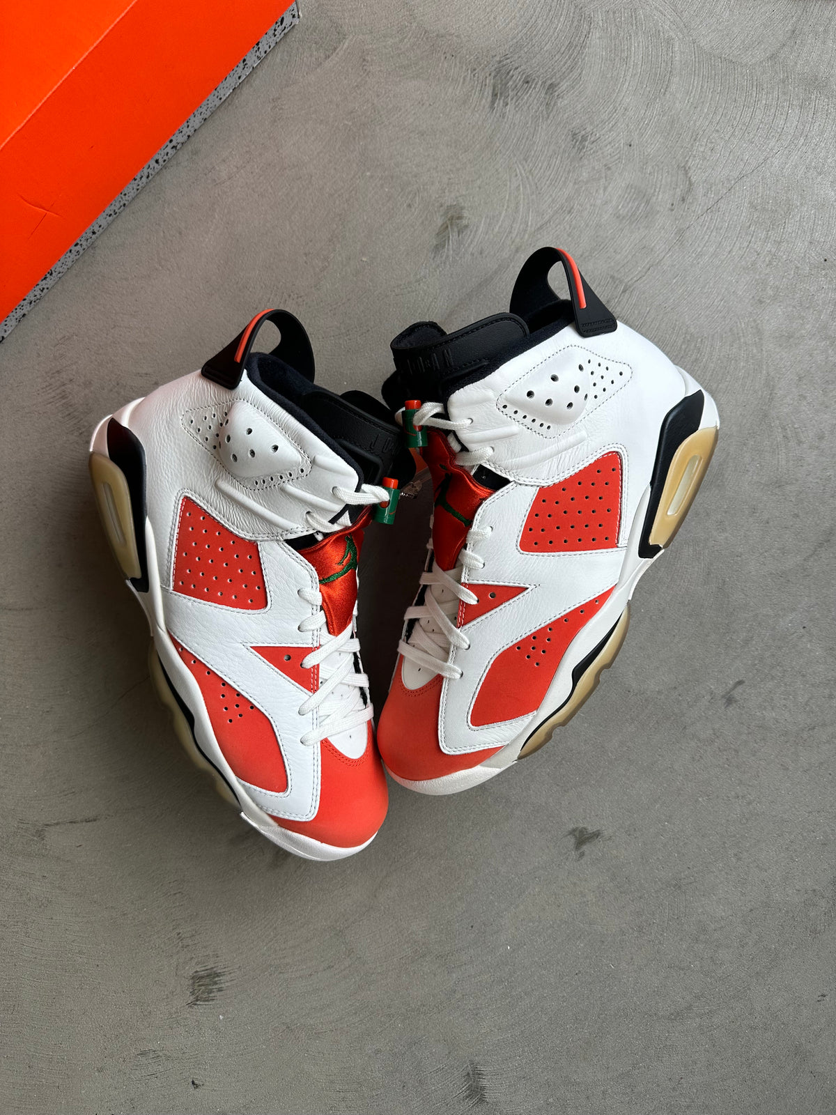 Jordan 6 Gatorade Sz. (9.5-12)