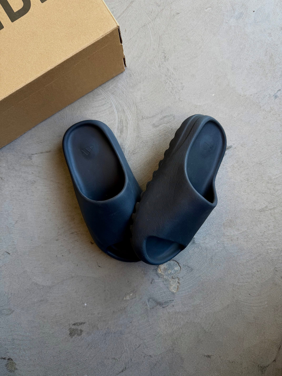 Yeezy Slide Onyx Sz. 6Y