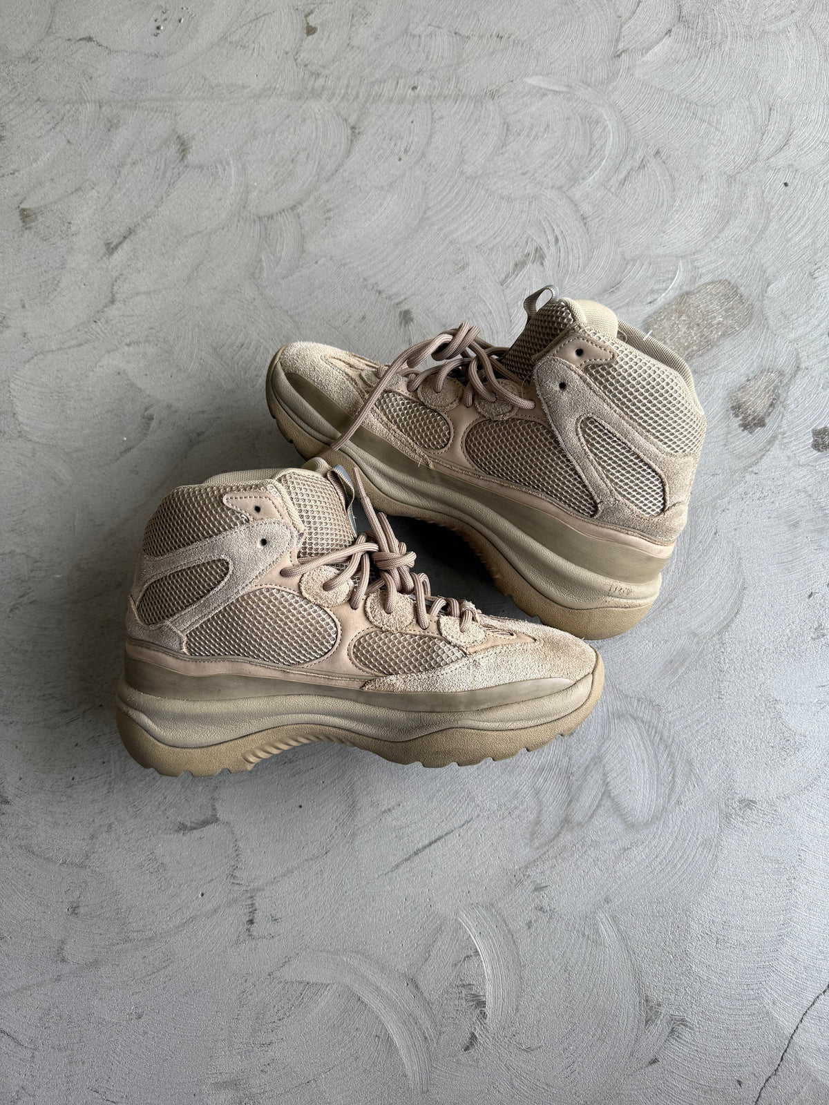 YZY DSRT BOOT Sz. 10