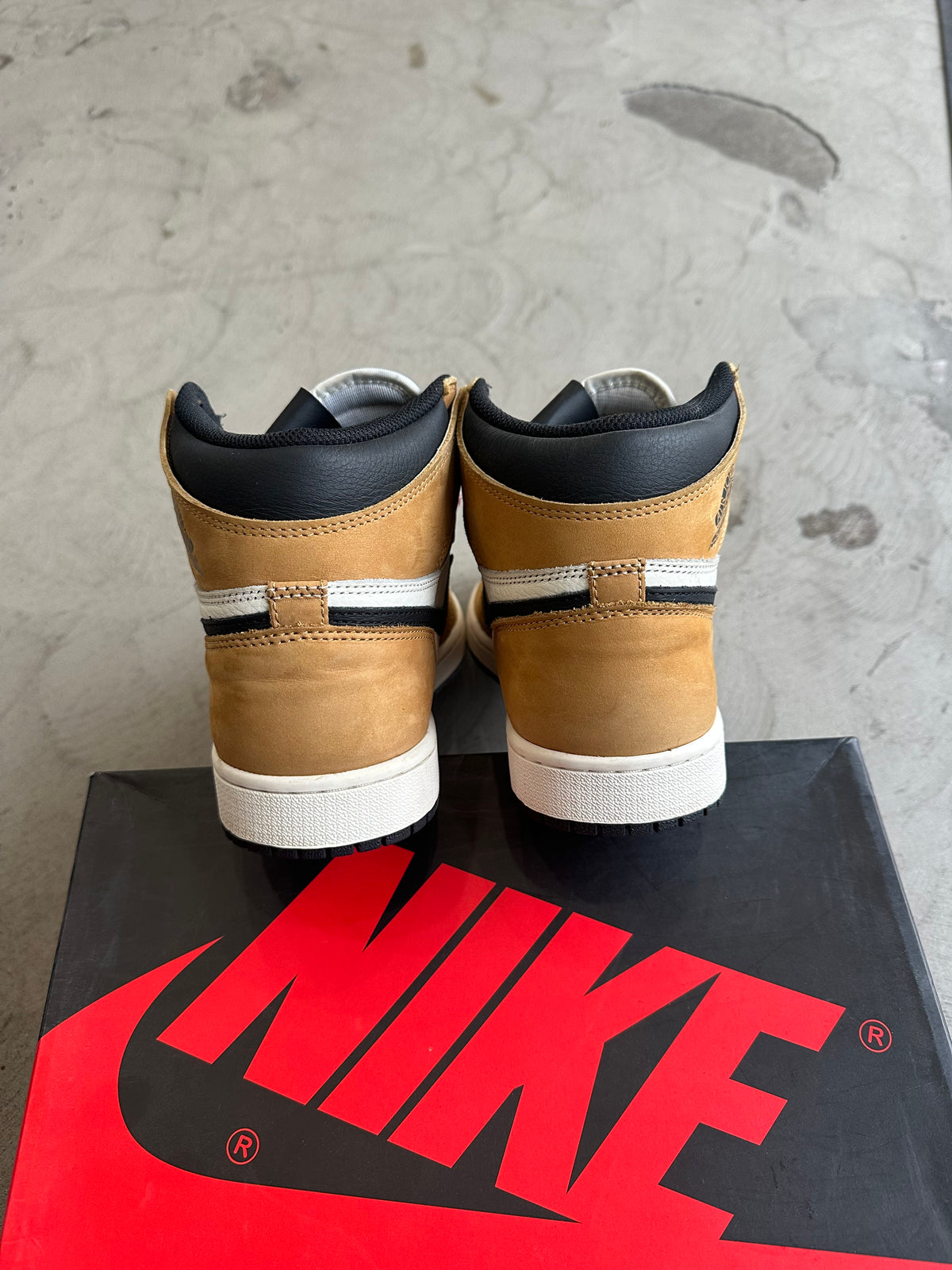 Jordan 1 Rookie of the Year Sz. 9