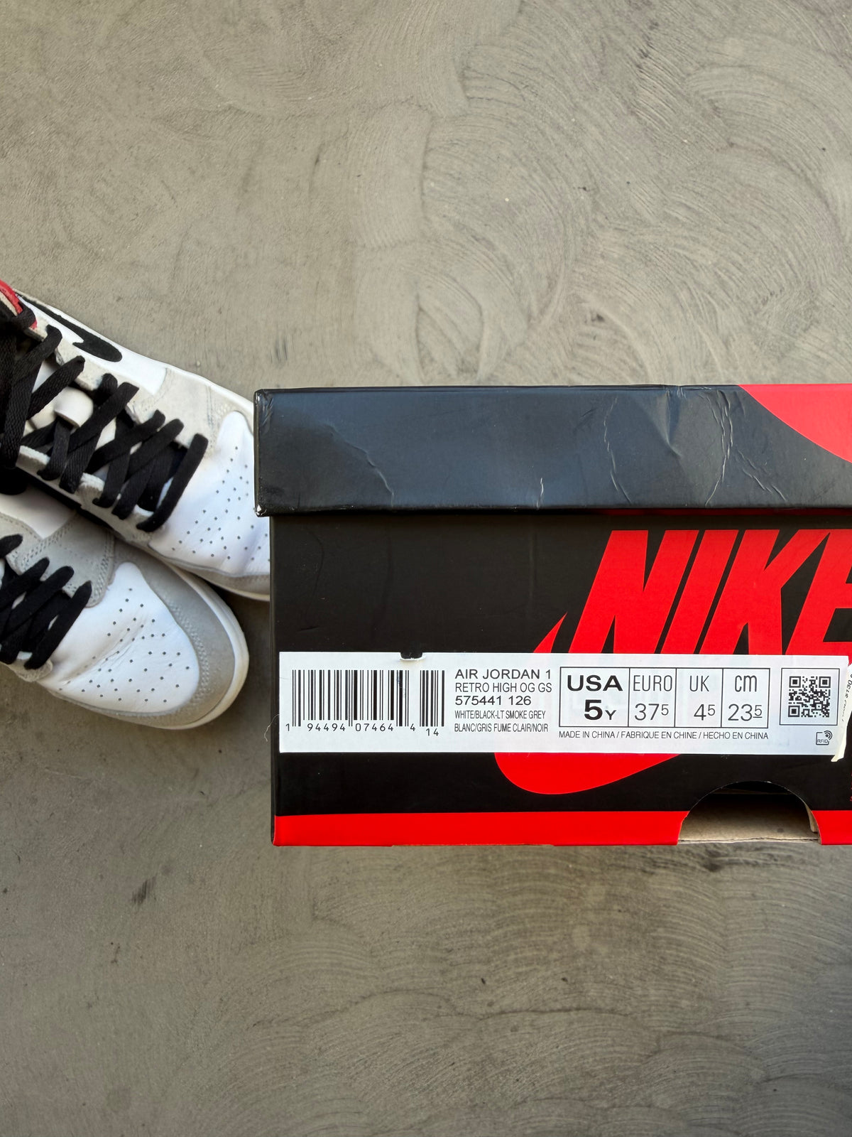 Jordan 1 Light Smoke Grey Sz. 5Y