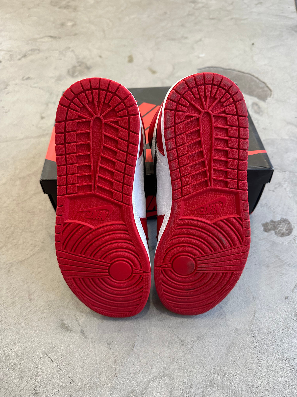 Jordan 1 Homage to Home Sz. 12