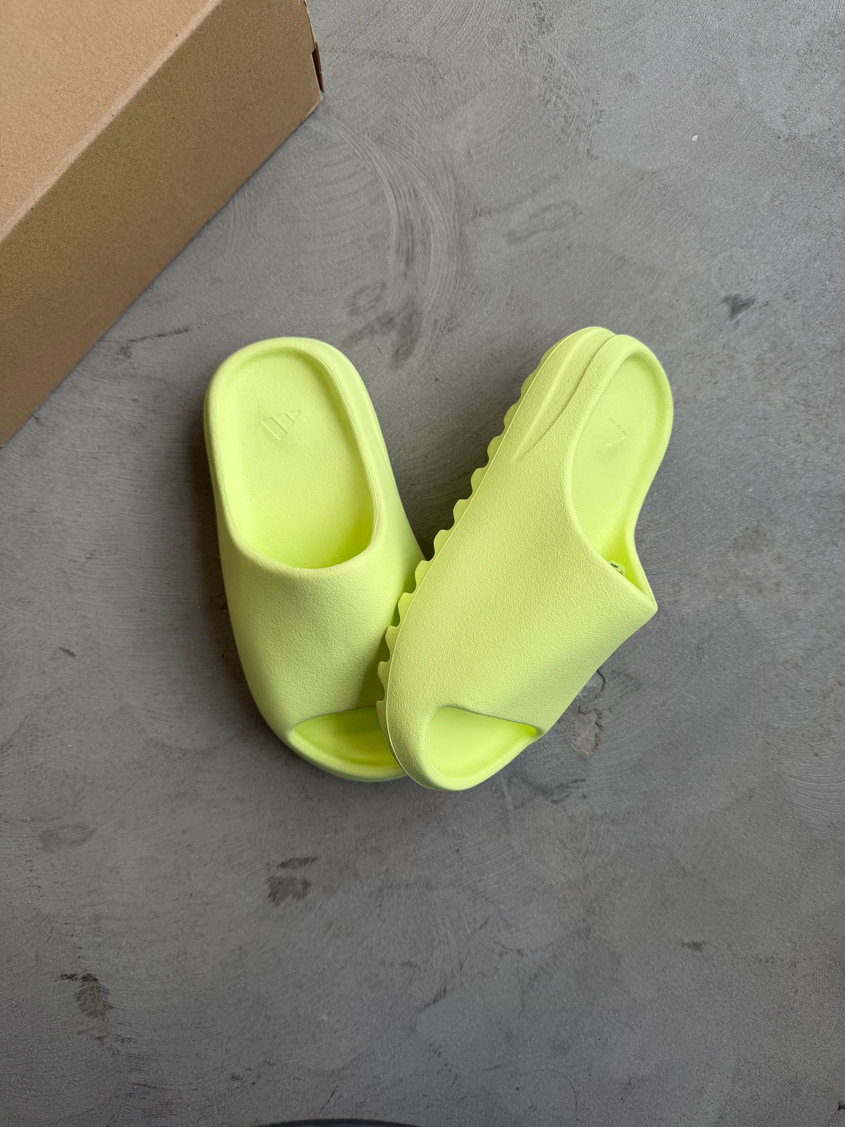 Yeezy Slide Green Glow Sz. 5