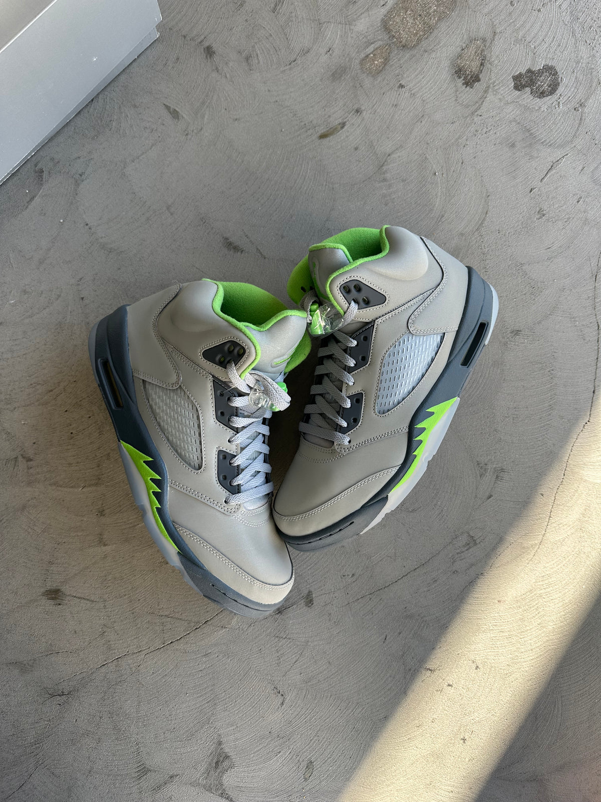 Jordan 5 Green Bean Sz. 11
