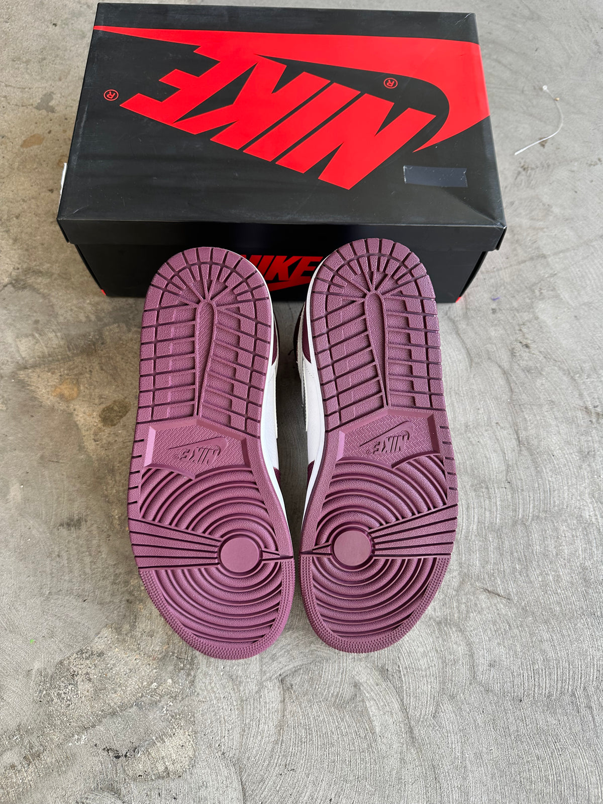 Jordan 1 Bordeaux Sz. 10.5