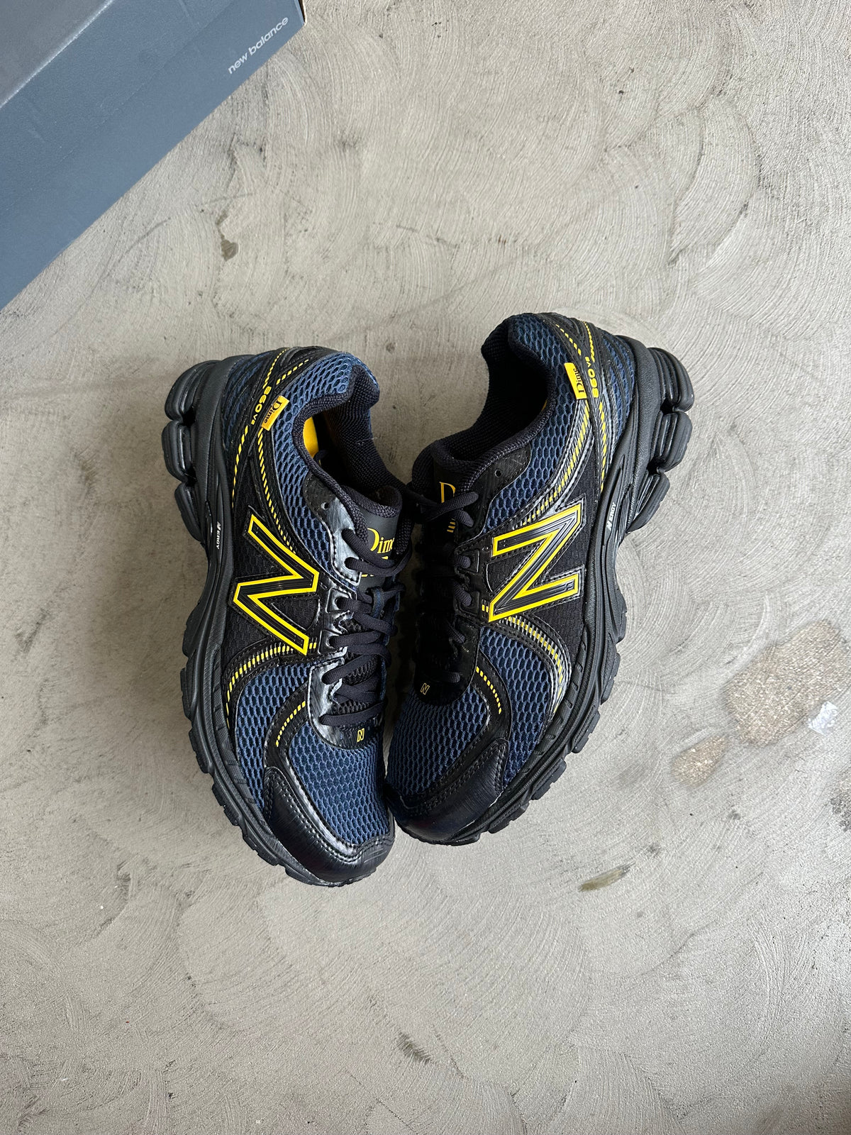 New Balance 860 V2 Dime Black Sz. 11