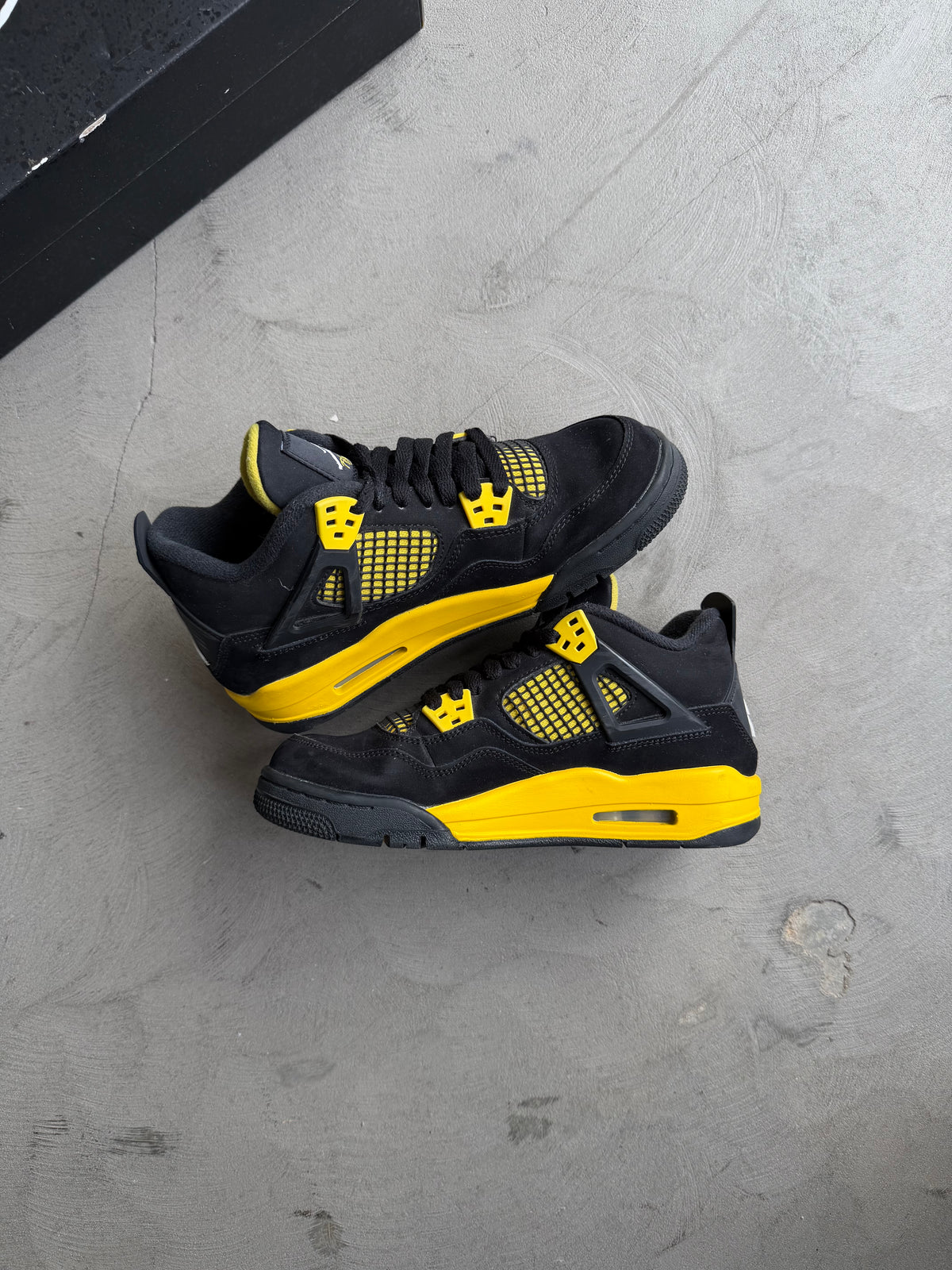 Jordan 4 Thunder Sz. 5.5