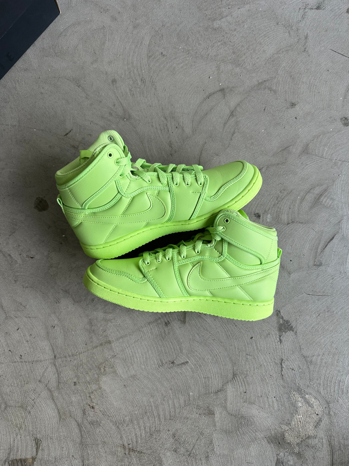 Billie Eilish x Jordan 1 AJKO Sz. 8.5W (7M)