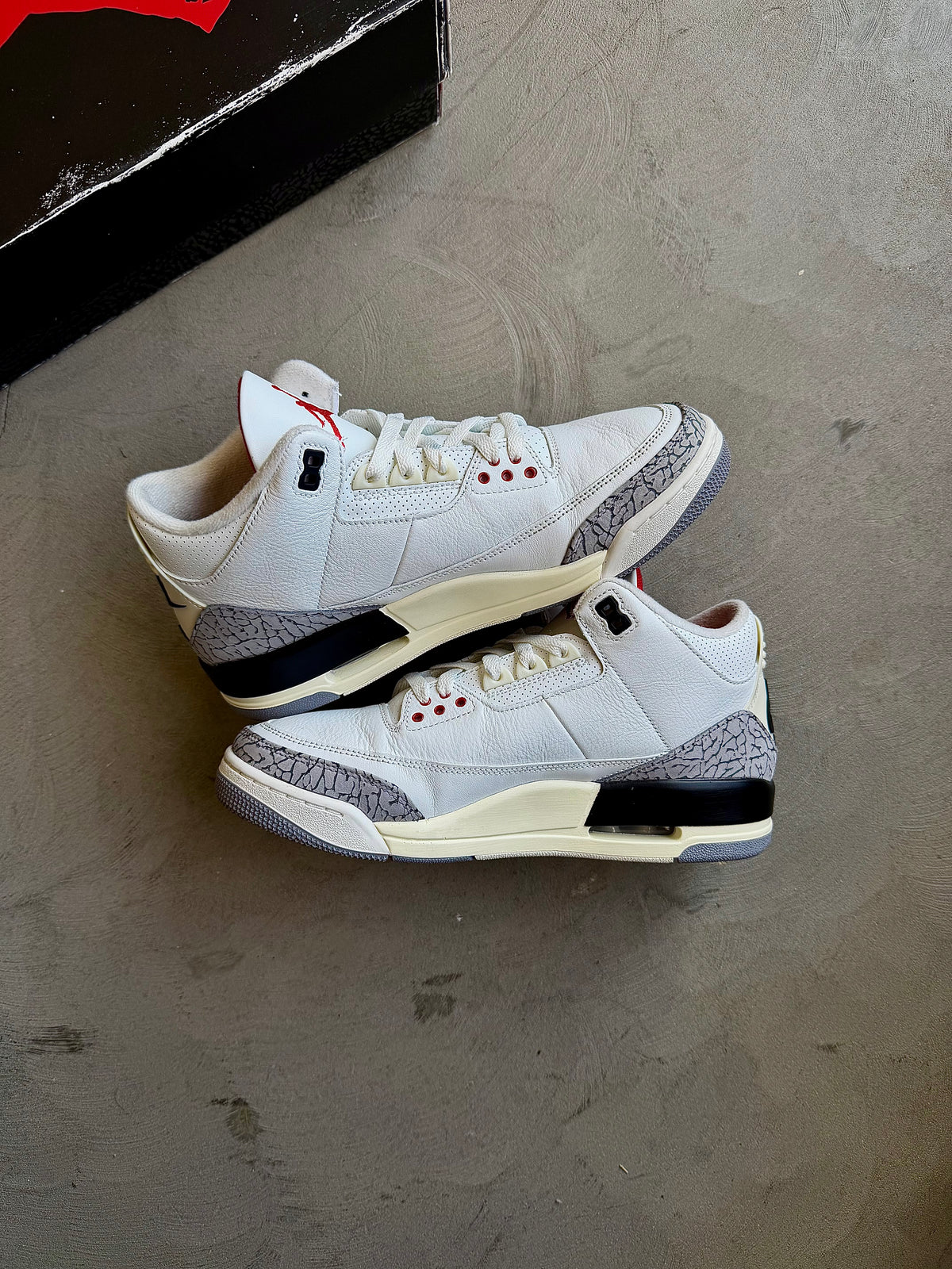 Jordan 3 White Cement Sz. 10