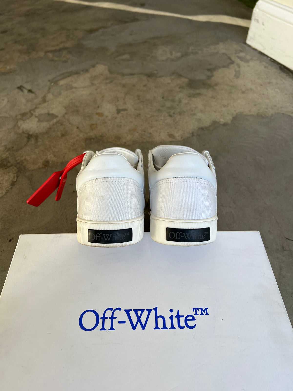 Off-White Vulcanized Sneaker White Sz. 7