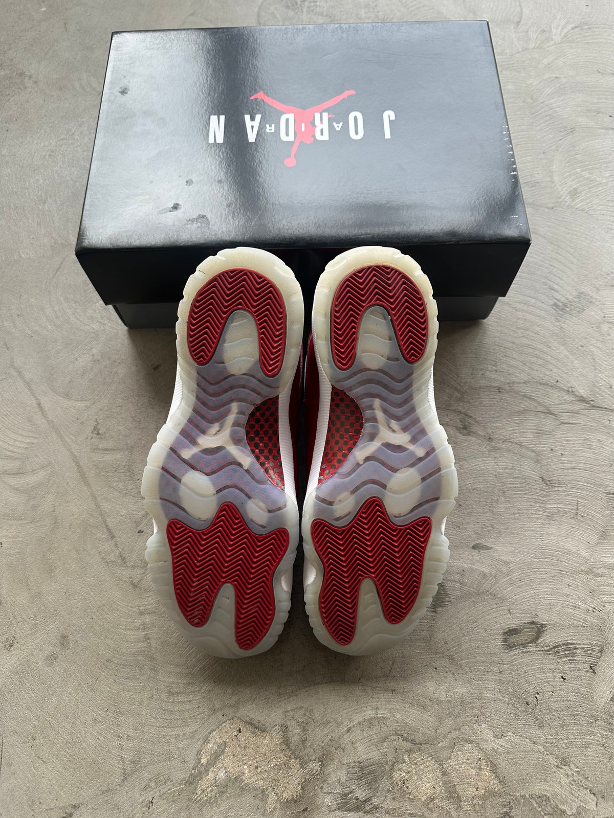 Jordan 11 Cherry Sz. 12